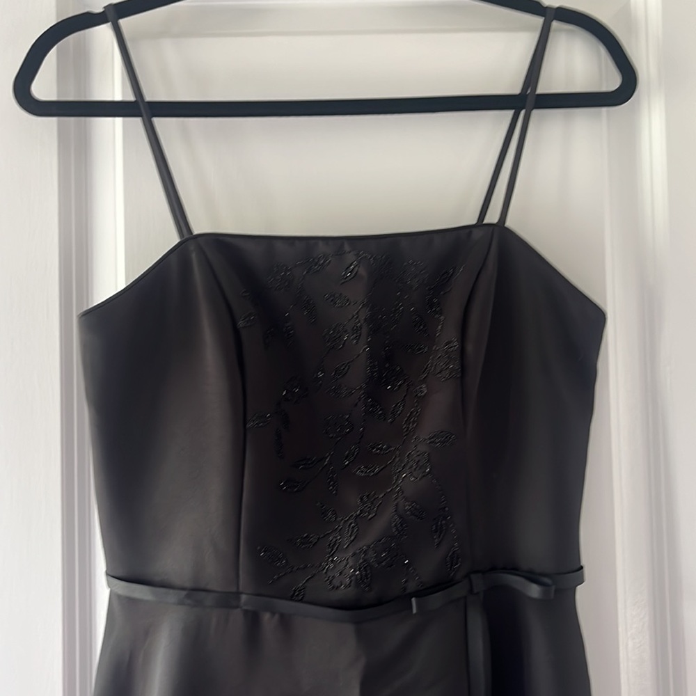 CDC signature collection black beaded dress size 6 
Classy tea length dress